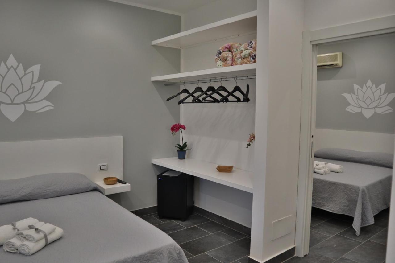 Fiore Di Loto Rooms คารินิ ภายนอก รูปภาพ