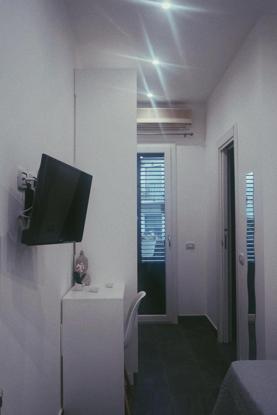 Fiore Di Loto Rooms คารินิ ห้อง รูปภาพ