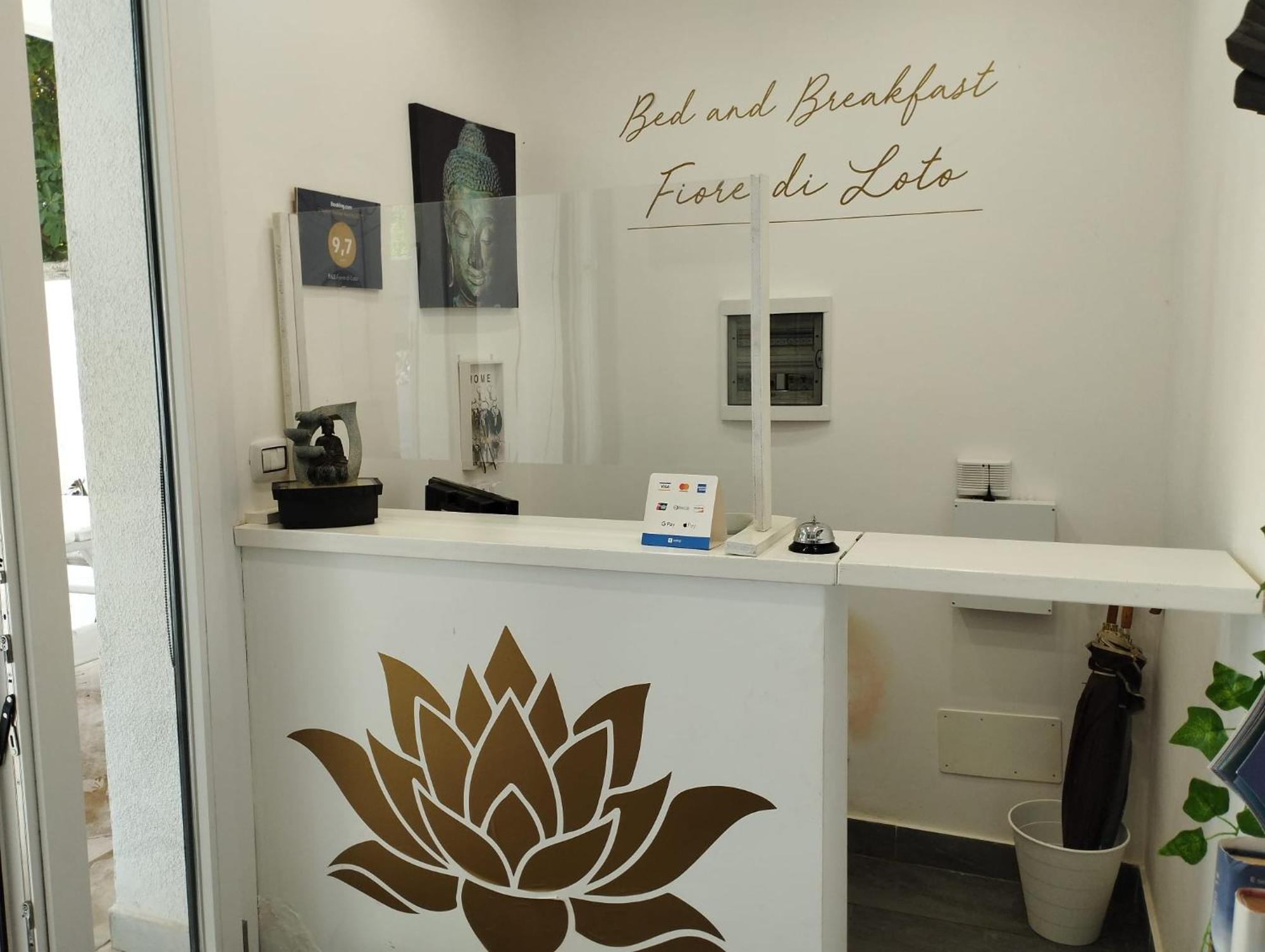 Fiore Di Loto Rooms คารินิ ภายนอก รูปภาพ
