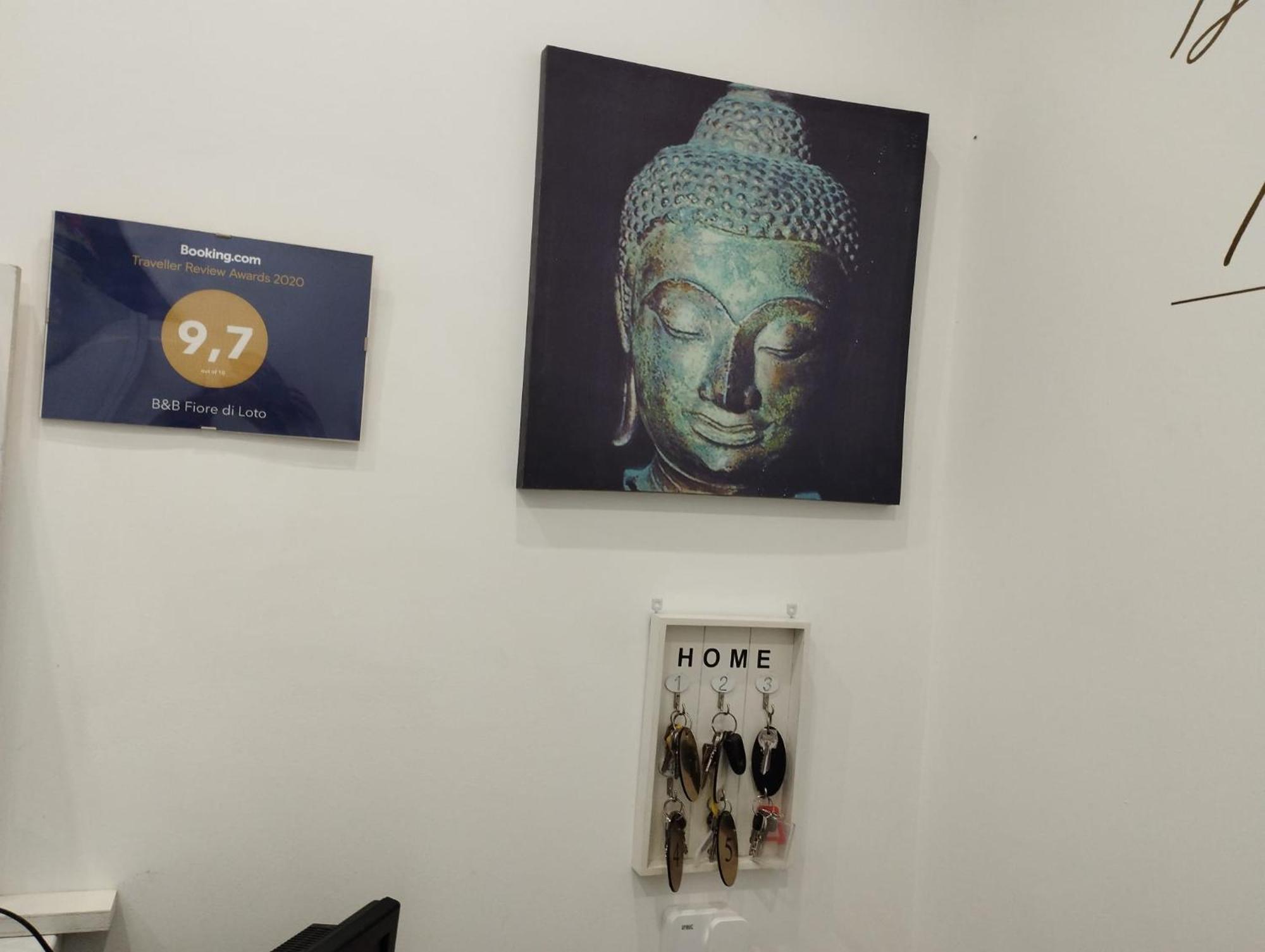 Fiore Di Loto Rooms คารินิ ภายนอก รูปภาพ