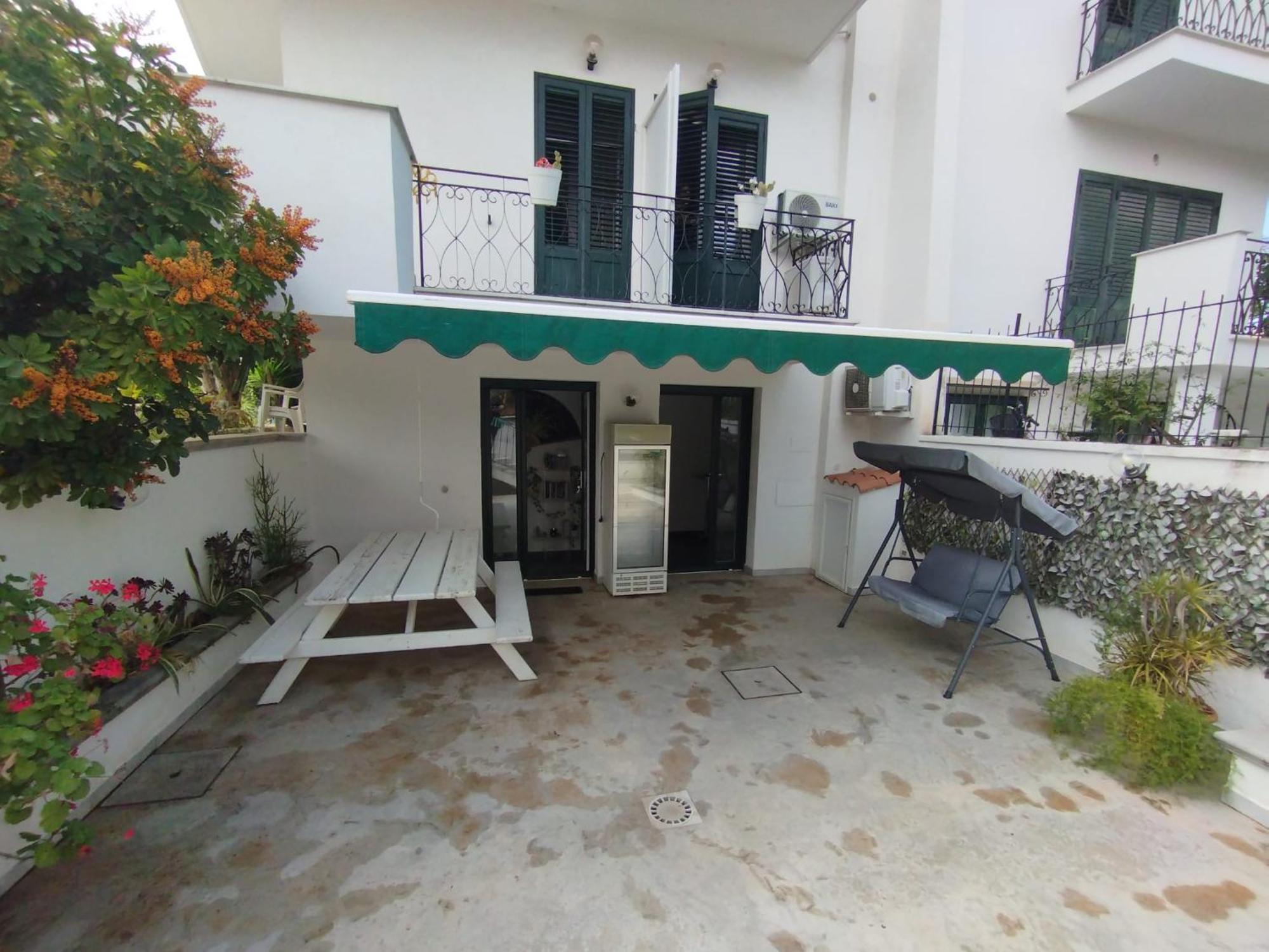 Fiore Di Loto Rooms คารินิ ภายนอก รูปภาพ