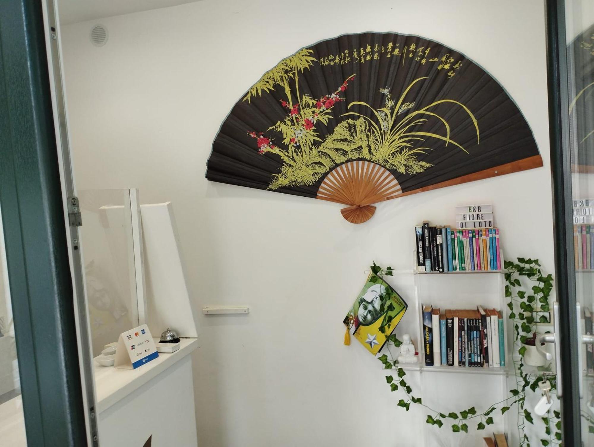 Fiore Di Loto Rooms คารินิ ภายนอก รูปภาพ